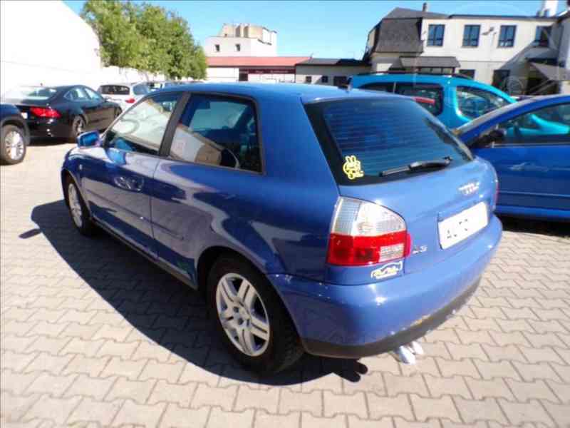 Audi A3 1,6 i ALU KOLA - foto 3