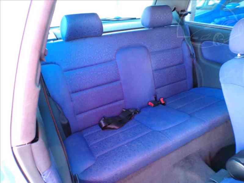 Audi A3 1,6 i ALU KOLA - foto 9
