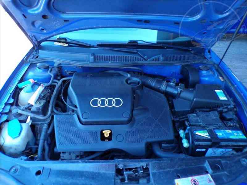 Audi A3 1,6 i ALU KOLA - foto 11