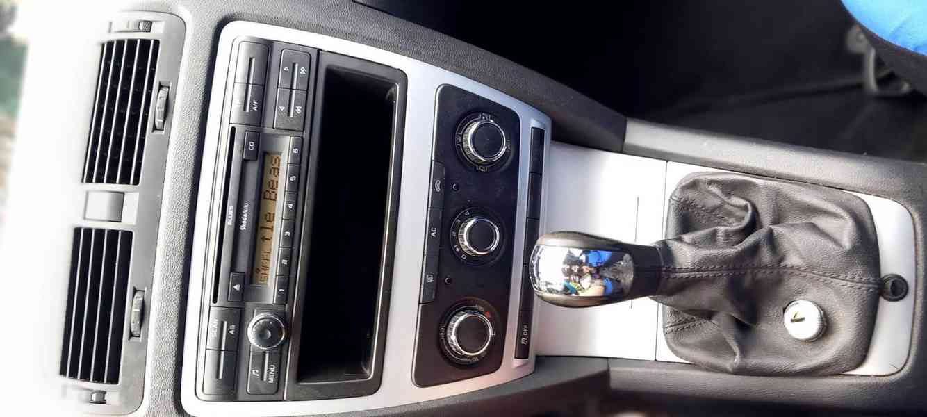 Prodám Škoda Octavia II Kombi 1,6 TDI - foto 11