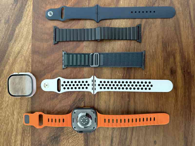 Hodinky Apple Watch Ultra 2 (2024) 49mm Černý titan - foto 2
