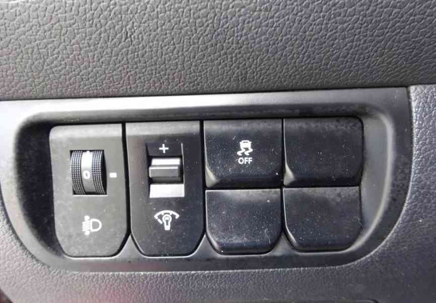 Kia Rio 1.1 CRDI r.v.2012 (55 kw) 2.Maj.Koupeno v ČR - foto 14