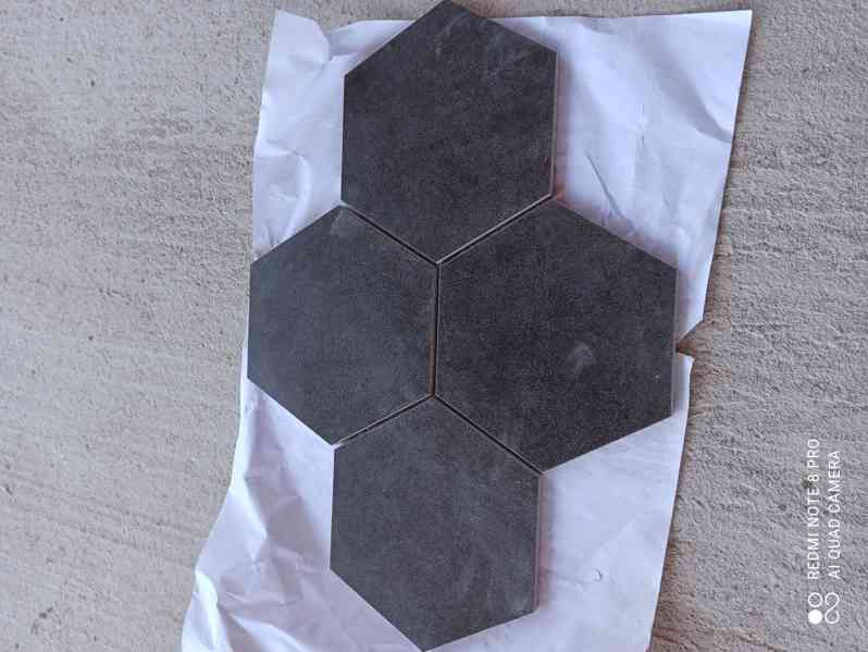 Dlažba hexagon- antracit - foto 2