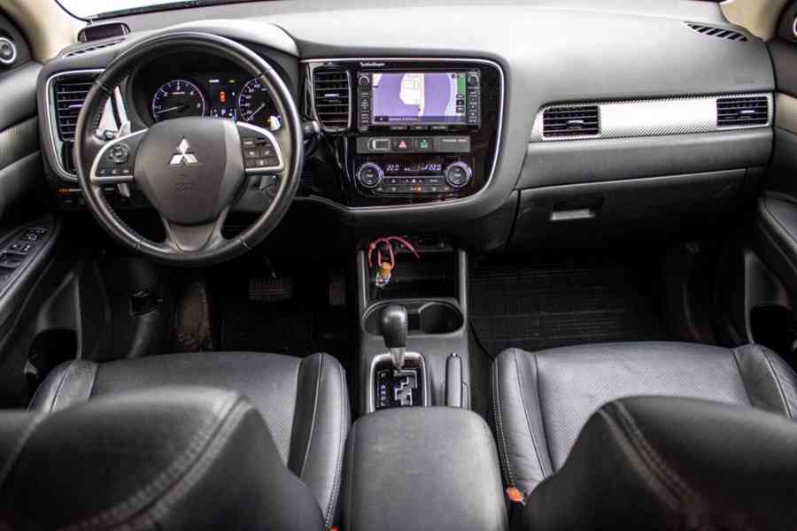 Mitsubishi Outlander 2.2 DI-D Intense+ - foto 13