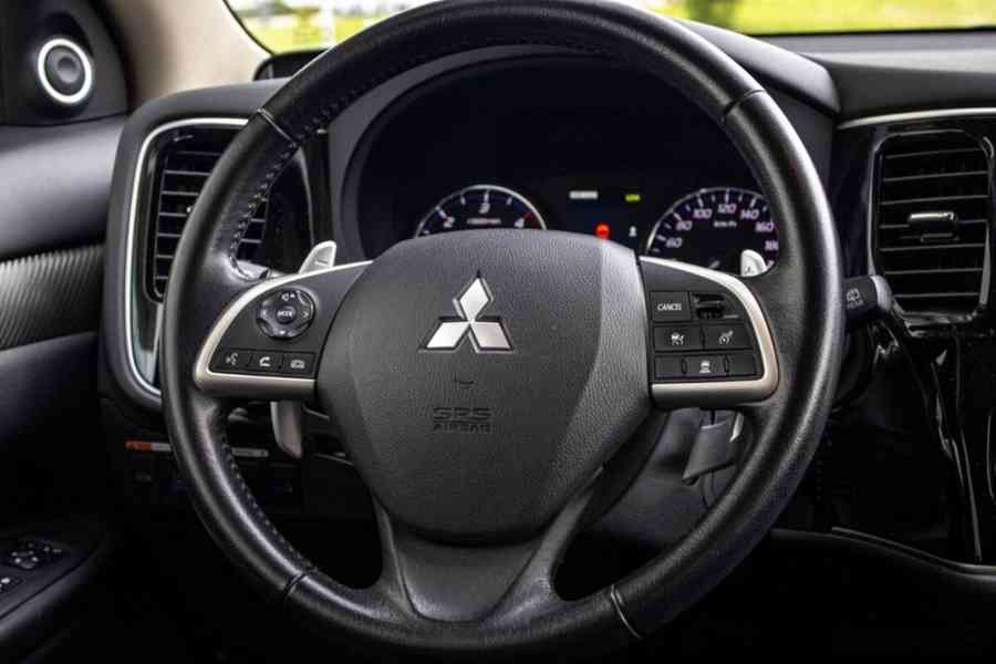 Mitsubishi Outlander 2.2 DI-D Intense+ - foto 16