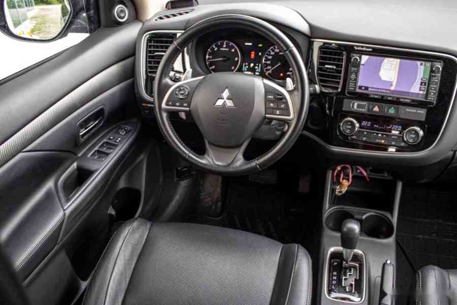 Mitsubishi Outlander 2.2 DI-D Intense+ - foto 12
