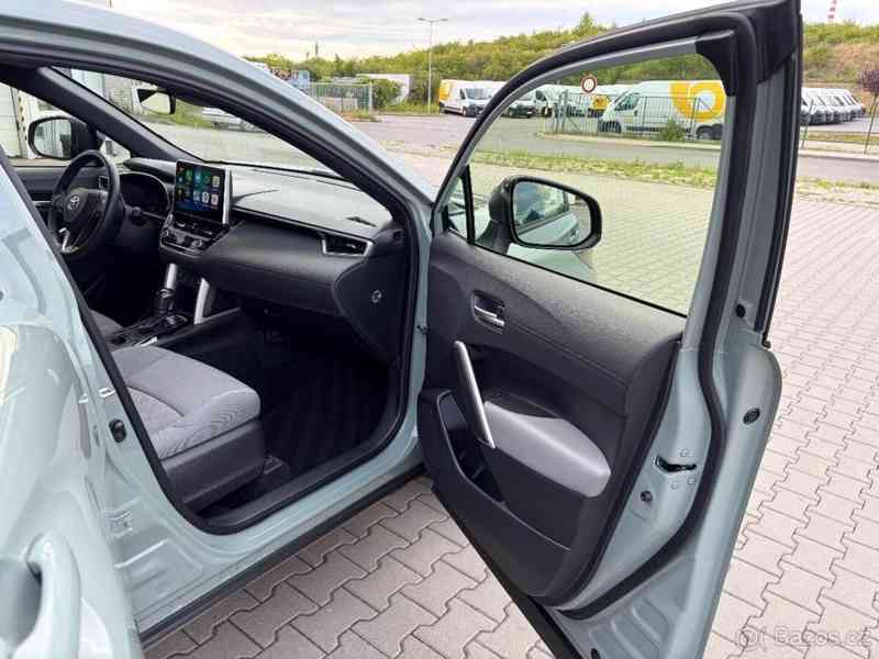 Toyota Corolla Cross 2,0   4x4 - servis Toyota - foto 8