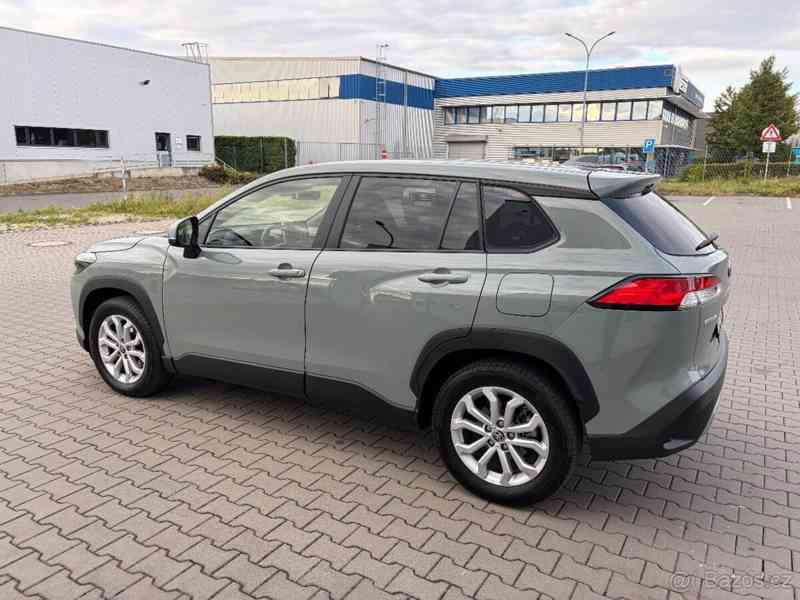 Toyota Corolla Cross 2,0   4x4 - servis Toyota - foto 14