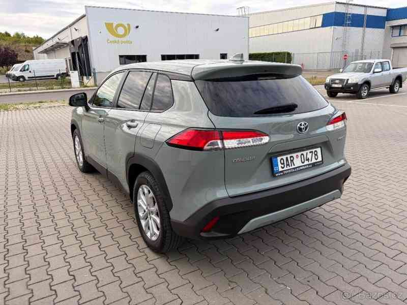 Toyota Corolla Cross 2,0   4x4 - servis Toyota - foto 11