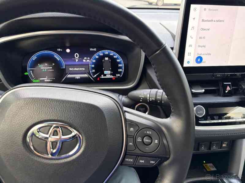 Toyota Corolla Cross 2,0   4x4 - servis Toyota - foto 3