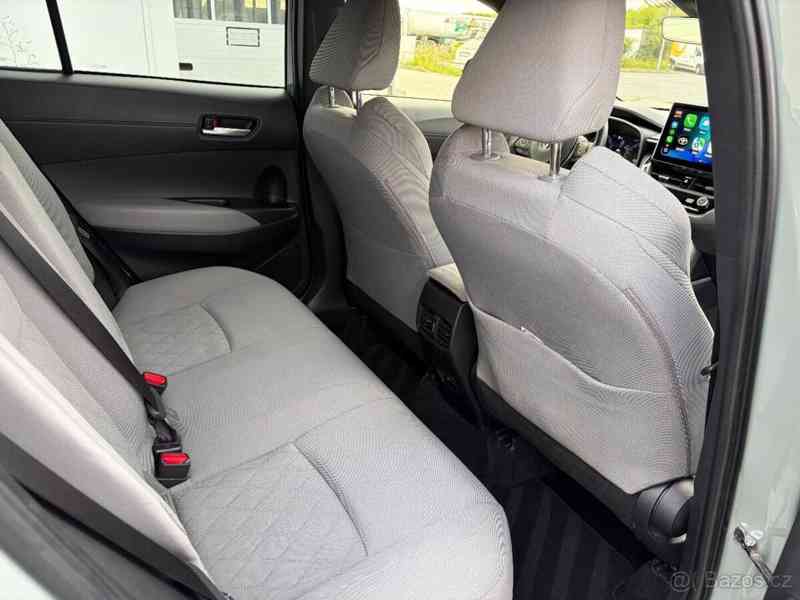 Toyota Corolla Cross 2,0   4x4 - servis Toyota - foto 9