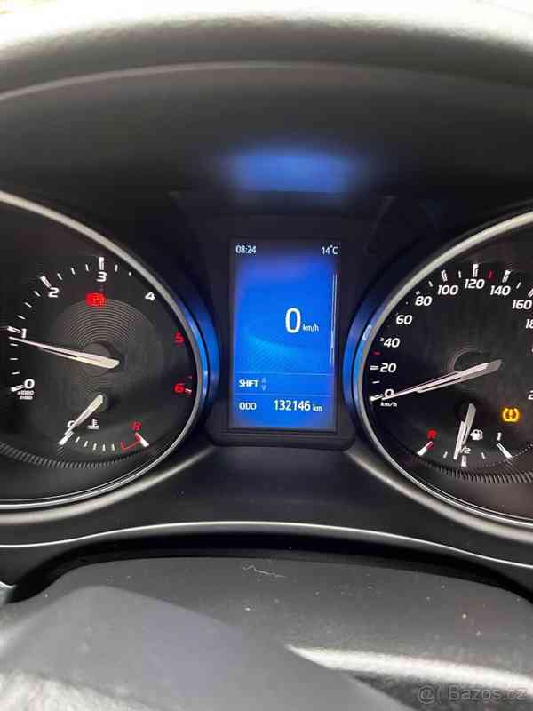 Toyota Avensis 2,0 - foto 5