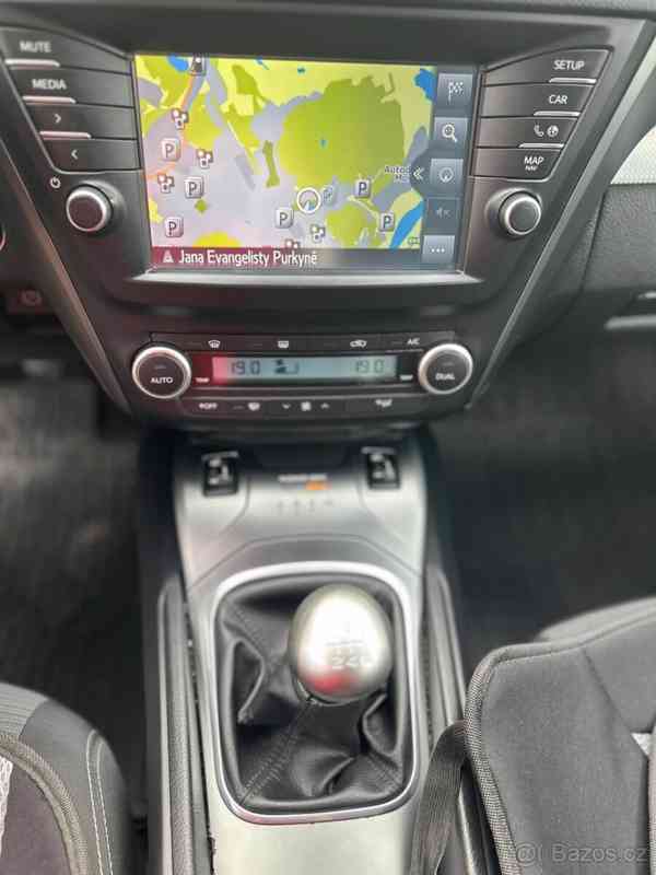 Toyota Avensis 2,0 - foto 16