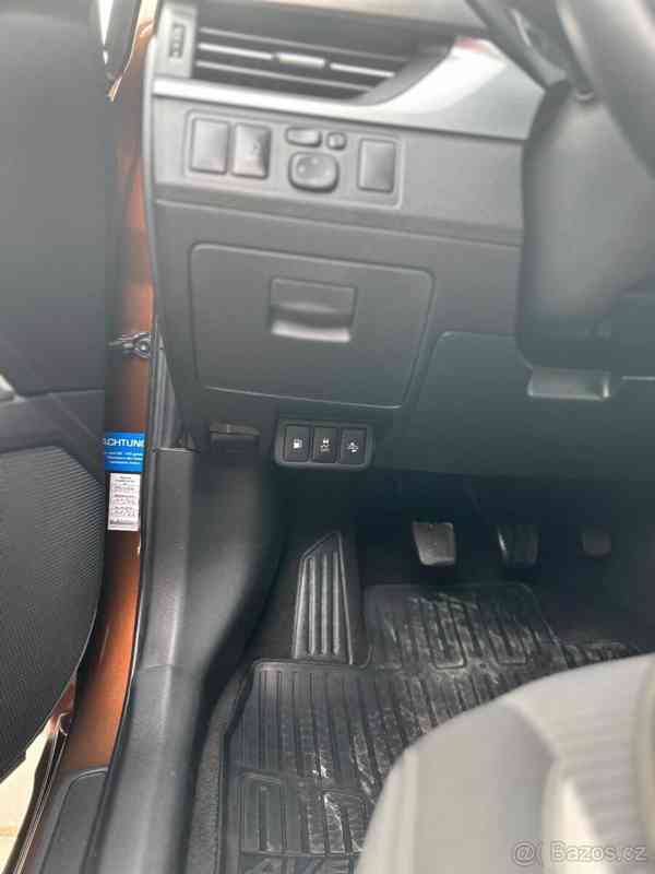 Toyota Avensis 2,0 - foto 18