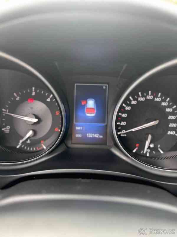 Toyota Avensis 2,0 - foto 13