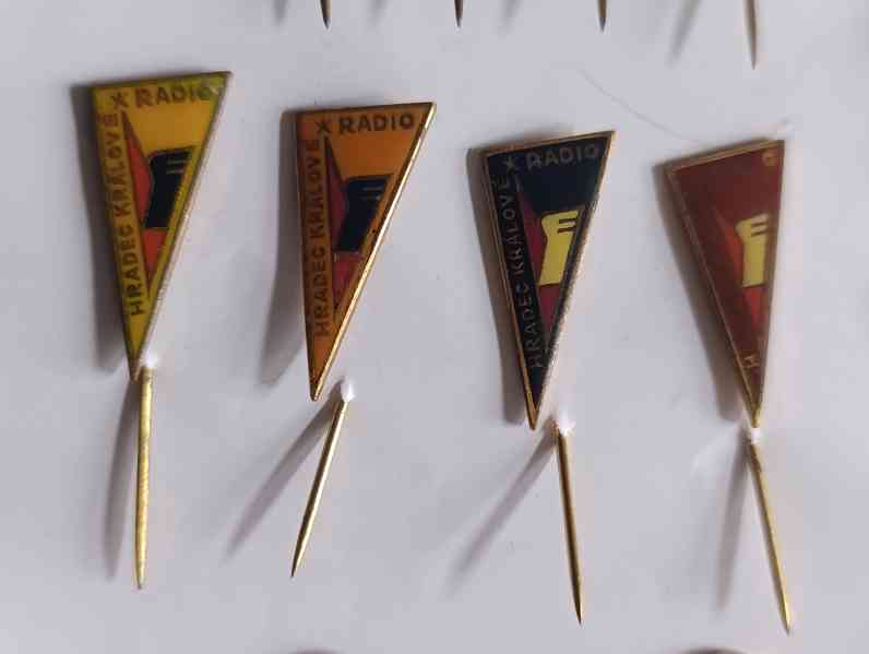 Sada 10 sběratelských odznaků Radio Hradec Králové - foto 2