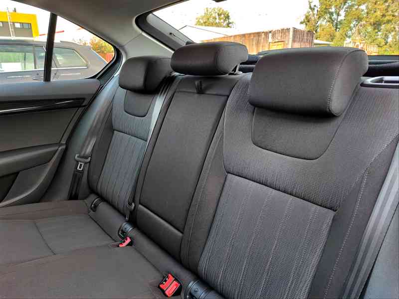 ŠKODA OCTAVIA III 4X4 SEDAN 2.0 TDI 135KW,DSG,2018,STYLE,DPH - foto 7