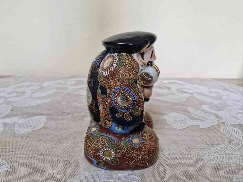 Luxusní Japonská bohatě zdobená soška Bůh Bůžek Satsuma  - foto 6