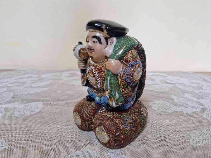 Luxusní Japonská bohatě zdobená soška Bůh Bůžek Satsuma  - foto 3
