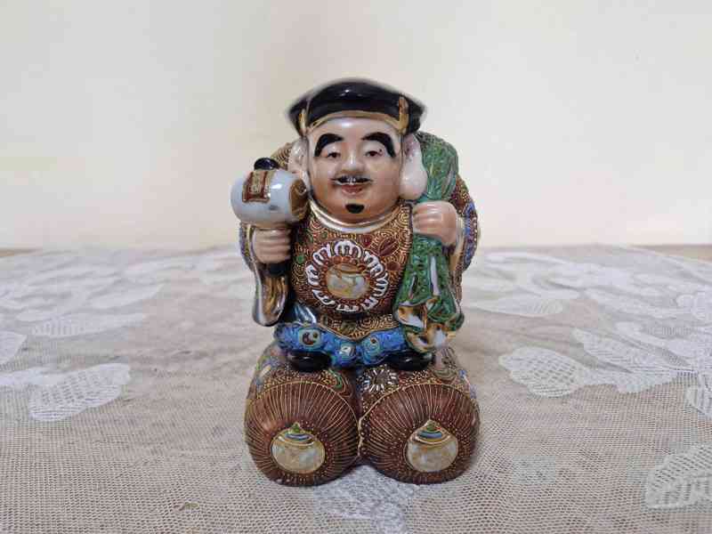 Luxusní Japonská bohatě zdobená soška Bůh Bůžek Satsuma  - foto 2