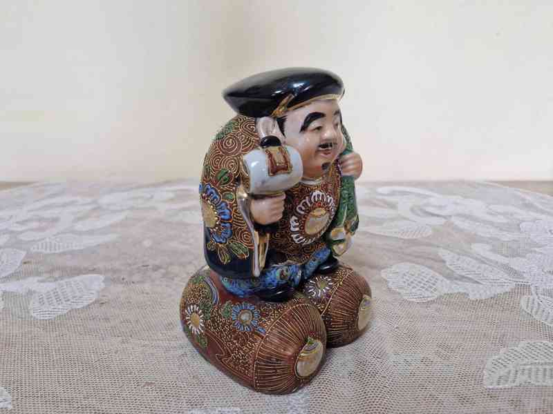 Luxusní Japonská bohatě zdobená soška Bůh Bůžek Satsuma  - foto 7