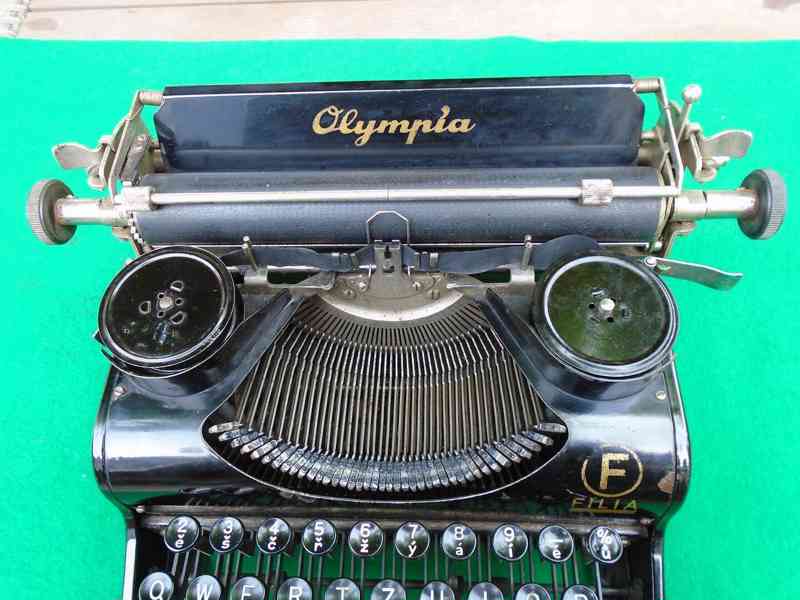 Starožitný retro psací stroj Olympia funkční pěkný - foto 4