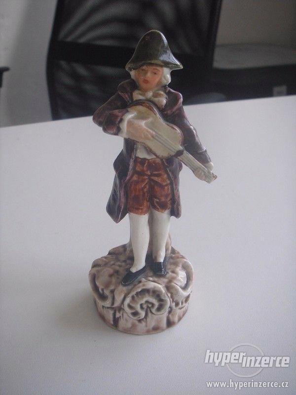 Hráč na loutnu - porcelánová figurka Lladro - foto 2