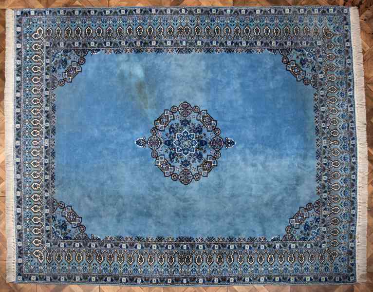 Orientální vlněný koberec z Tunisu modrý 305 X 395 cm
