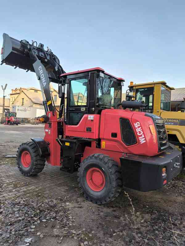 Kolový nakladač, Kloubový CR-15 opět na skladě - foto 3