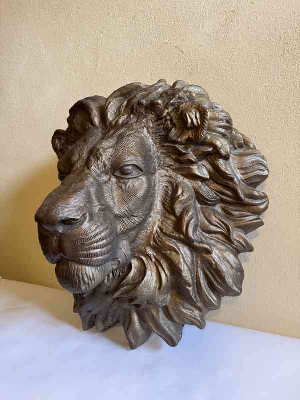 Velká hlava lva 72 cm - kovová nástěnná dekorace - foto 2