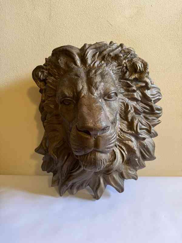 Velká hlava lva 72 cm - kovová nástěnná dekorace - foto 1