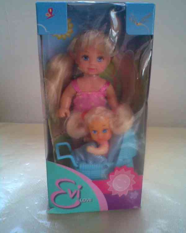 Nový nábyteček s panenkami - foto 3