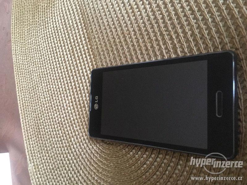Mobilní telefon LG Optimus L5 E460 - foto 4