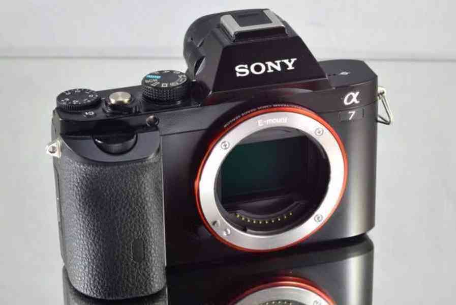 Sony Alpha 7 **Full frame 24,3 Mpx* 9600 Exp. - foto 3