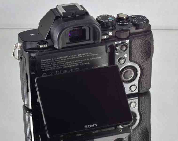 Sony Alpha 7 **Full frame 24,3 Mpx* 9600 Exp. - foto 6