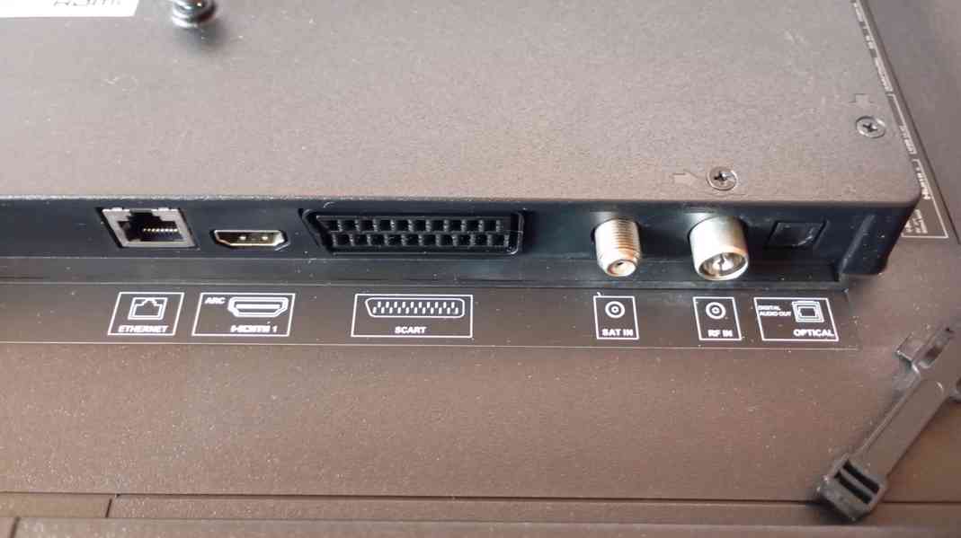 led televize + tv box - foto 2
