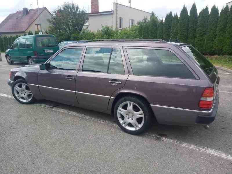 Mercedes-Benz W124 220 TE - foto 4