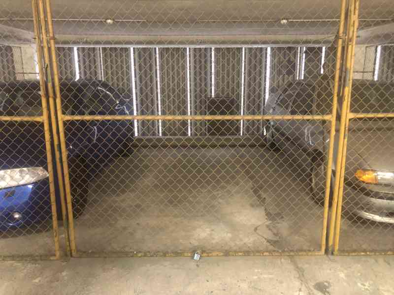 Pronájem garážového stání - foto 4