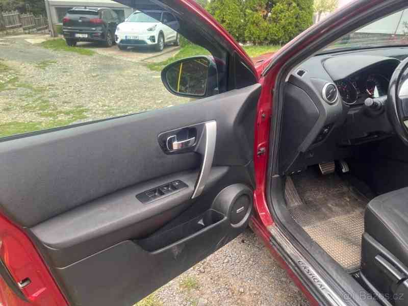 Nissan Qashqai 2,0   4x4 - foto 7