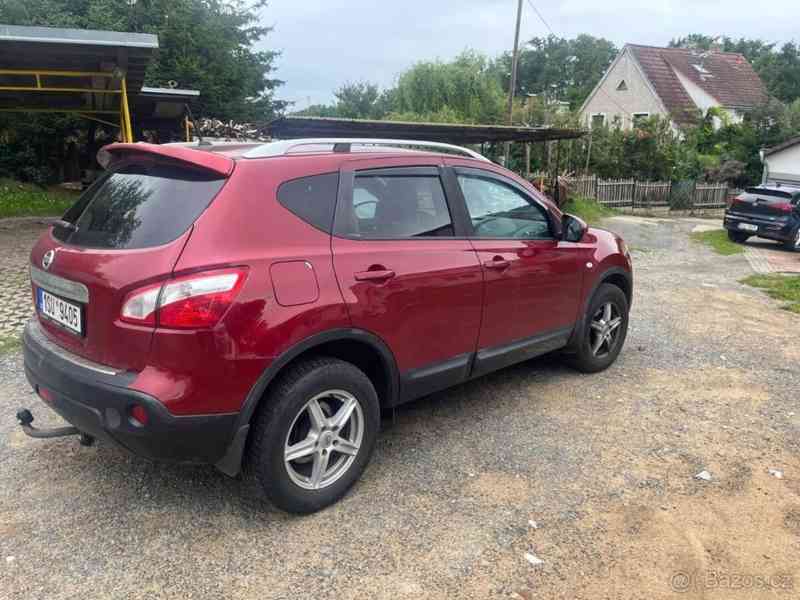 Nissan Qashqai 2,0   4x4 - foto 2