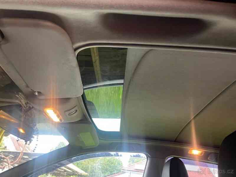 Nissan Qashqai 2,0   4x4 - foto 6