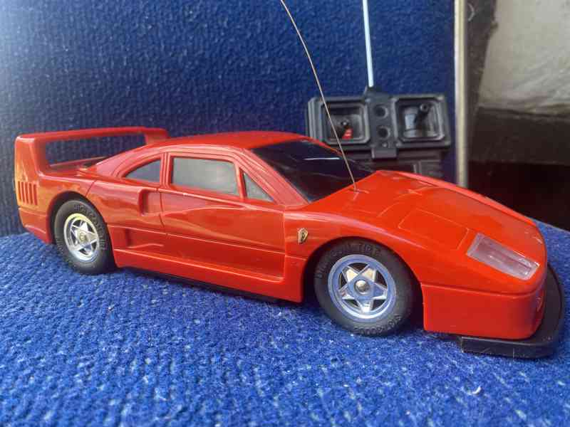 Retro Legendární Ferrari F40! Stará hračka - foto 2