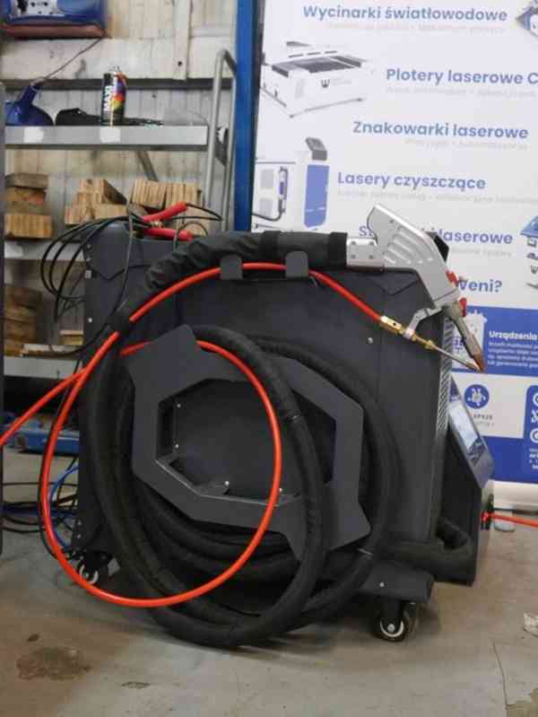 Svařovací stroj laserová svářečka vláknový hořák 1500W 4v1 - foto 3