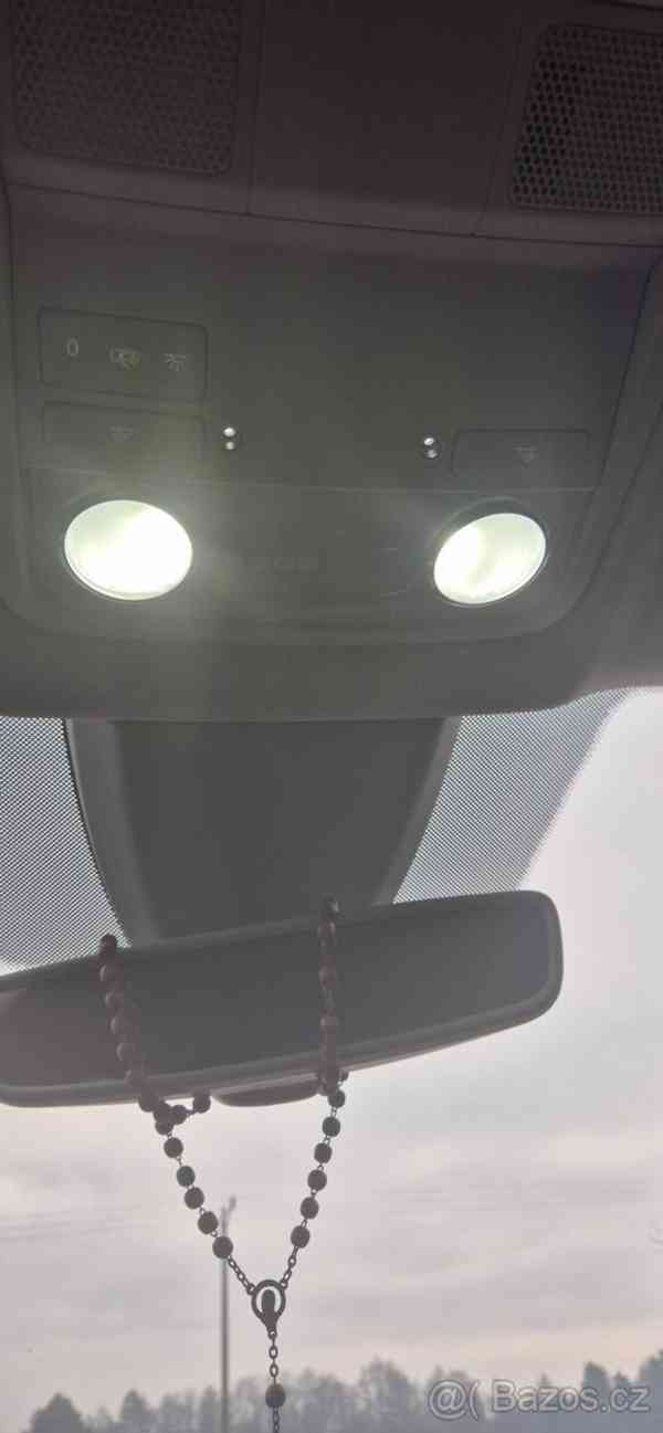 Škoda Karoq 1,5   110kw 62.tis najeto koupeno CZ - foto 11