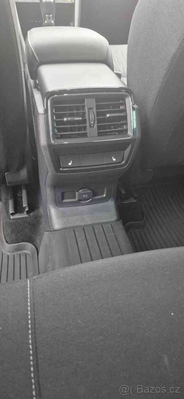 Škoda Karoq 1,5   110kw 62.tis najeto koupeno CZ - foto 17