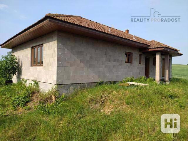 Prodej domu  (170m2)  v Úhercích u Panenského Týnce  na  pozemku 3388 m2. - foto 5