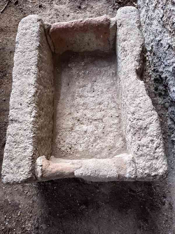 Kamenné koryto na zahradu - foto 3