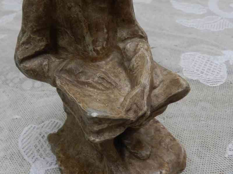 Stará keramická Plastika Muž s Knihou Učenec Značeno - foto 2