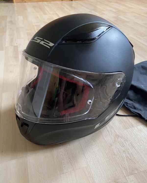 Helma na motorku LS2 - foto 1