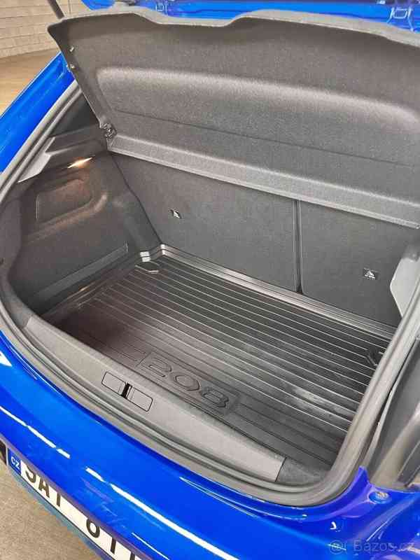 Peugeot 208 1,2   GT,AUTOMAT EAT8 /130 Koní - foto 8